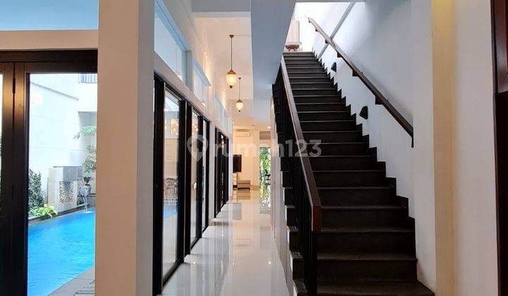 Sewa Rumah di Menteng, Jakarta Pusat 4+1BR Furnish Luas 340m2 2