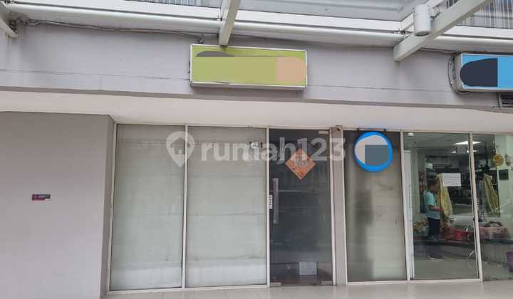 Dijual Cepat Shophouse dengan Traffic Tinggi - Lingkungan Apartemen Aktif Dijual Cepat Shophouse dengan Traffic Tinggi - Lingkungan Apartemen Aktif