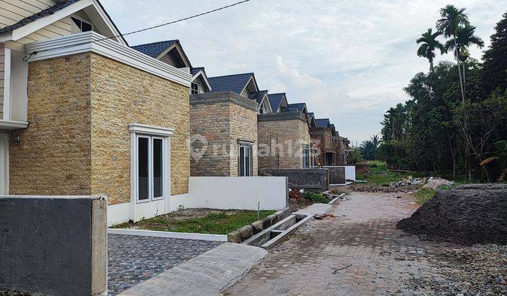 Rumah Cantik dlm komplek dgn Playground taman di setia budi ringroad dekat usu  2