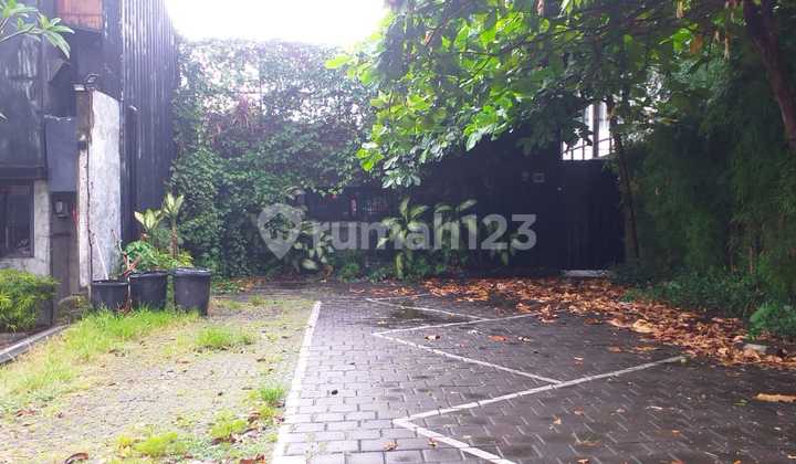 Land Suitable for Gallery and Café
