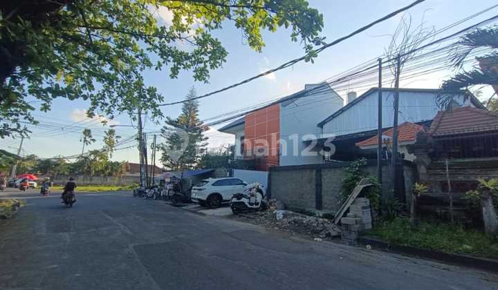 Ready-to-Use Warehouse. West Gatsu Area.