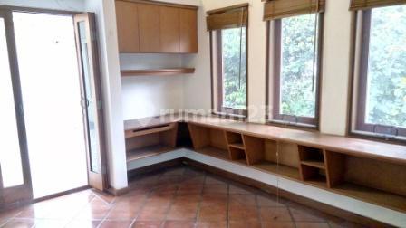 Rumah di lokasi tenang dan nyaman di Mega Kuningan< jakarta Selatan 2