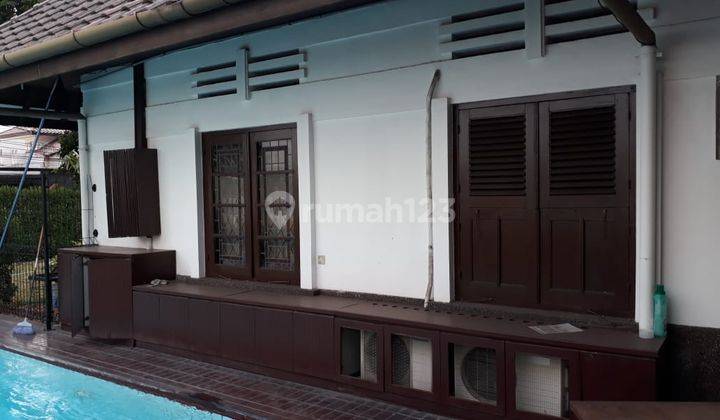 Rumah asri dan siap huni di Menteng, Jakarta Pusat 1