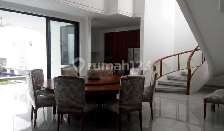 Rumah baru renovasi di Menteng, Jakarta Pusat 2
