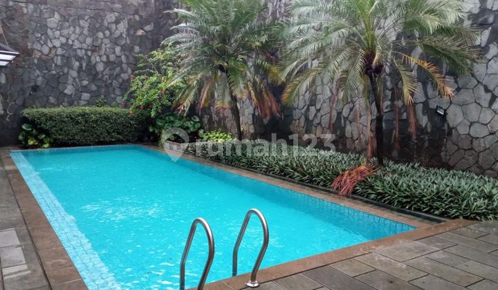 Well-maintained Beautiful House in Kebayoran Baru, South Jakarta