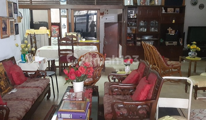 Rumah Lama Dijual dengan Lokasi dan Tempat yang Nyaman