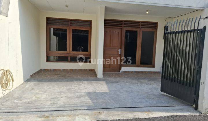 DIJUAL RUMAH AREA TEBET BARAT 1