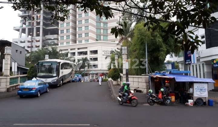 DIJUAL RUMAH LAMA DI AREA KOMERSIAL DI BENDUNGAN HILIR 2