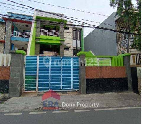 Rumah 3 Lt Luas Tanah 250 di Jl Anggrek Kebon Jeruk Jakbar 1