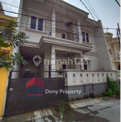 Rumah 2 Lantai Luas Tanah 160 di Jl Satria 5, Jelambar Grogol 2