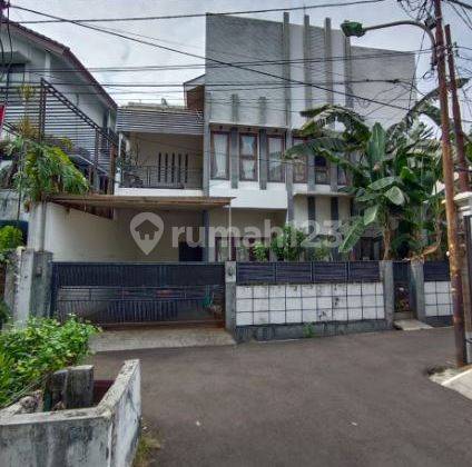 Rumah 2 Lantai Luas Tanah 181 di Jl Anggrek Neli Murni, Kemanggisan Palmerah 2