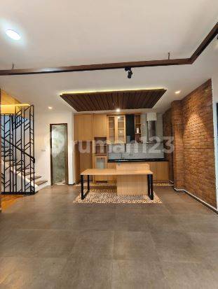 Rumah 2 Lantai Luas Tanah 105 di Discovery Fiore, Sektor 9 Bintaro 1