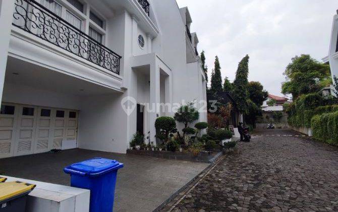 Rumah 3 Lantai Luas Tanah 127 di Perumahan Madja Residence Joglo Jakarta Barat 2