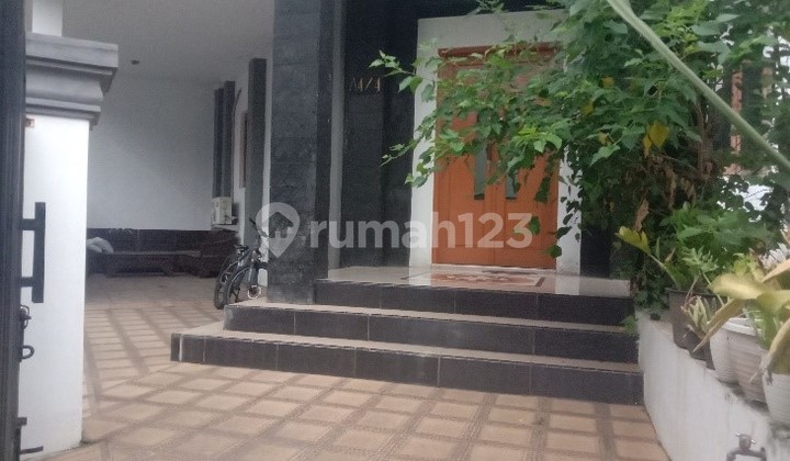 Hoek 2-Story House with 273 Land Area in Villa Rizki Ilhami, Karawaci, Tangerang 2