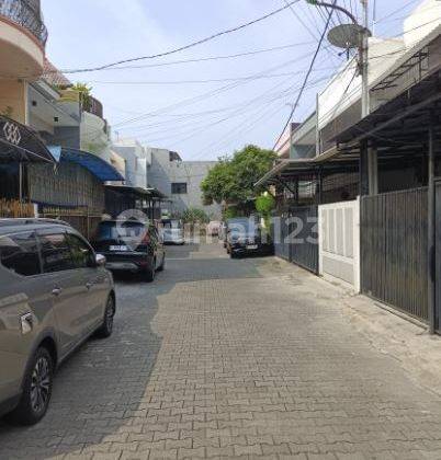 Rumah 2 Lantai Luas Tanah 127 di Villa Tomang Indah, Duri Kepa 2