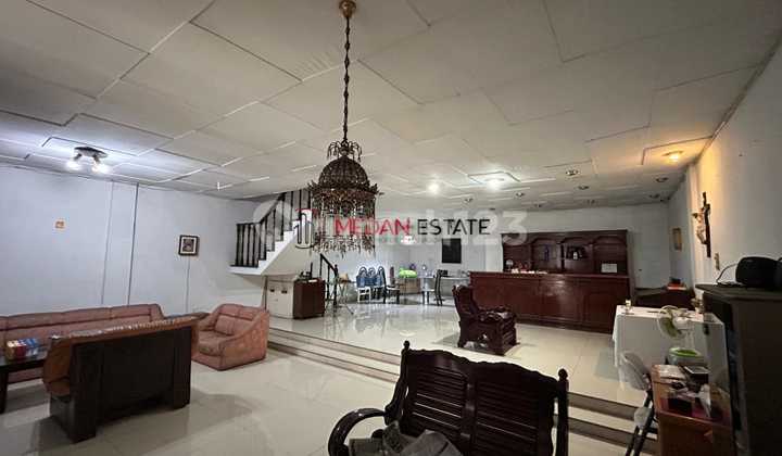 Di Jual Villa Jalan Supeno Polonia Medan