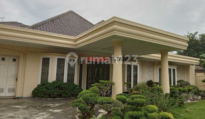 For Sale Villa on Juanda Street Medan!!!