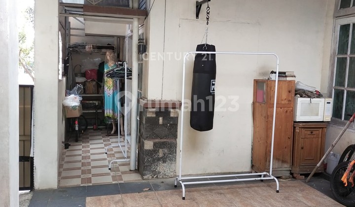 Beautiful House With a Lush Garden In Benda Baru Pamulang 2