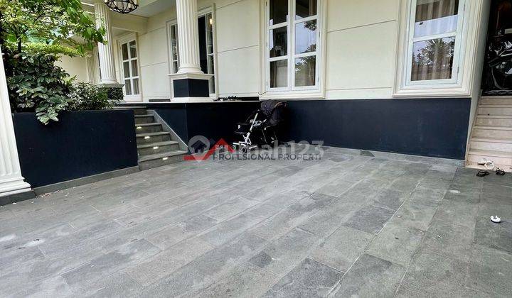 Rumah dalam komplek besar, dengan gaya bangunan American Modern with private Pool di Villa Cinere mas Bagus 2 Lantai 2