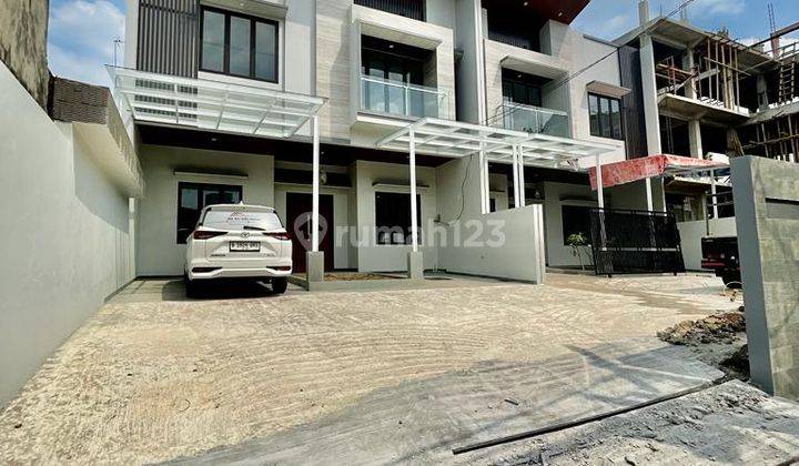 Dijual Rumah 2 Lantai Siap Huni Dilokasi Strategis 1