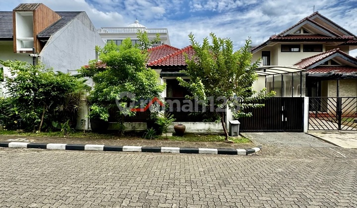 Ready-to-Occupy House in the Villa Cinere Mas Complex