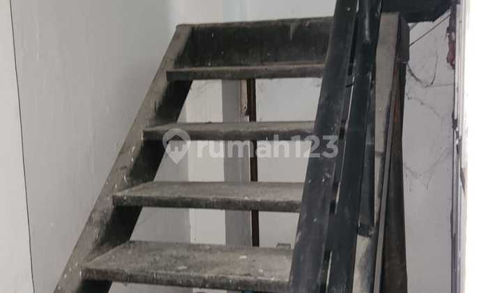 Ready-to-Use Shop House, Strategic Location, Suitable for Business 2