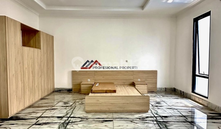 Brand New Single House With Pool Lokasi Strategis  2