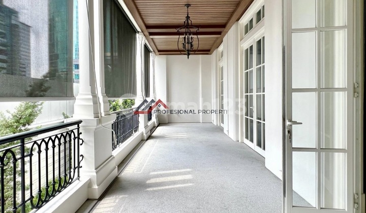 Rumah Mewah Classic Siap Huni Lokasi Premium  2