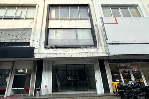 Shop house ready to occupy in a strategic location near Fatmawati MRT. Shop house ready to occupy in a strategic location near Fatmawati MRT.