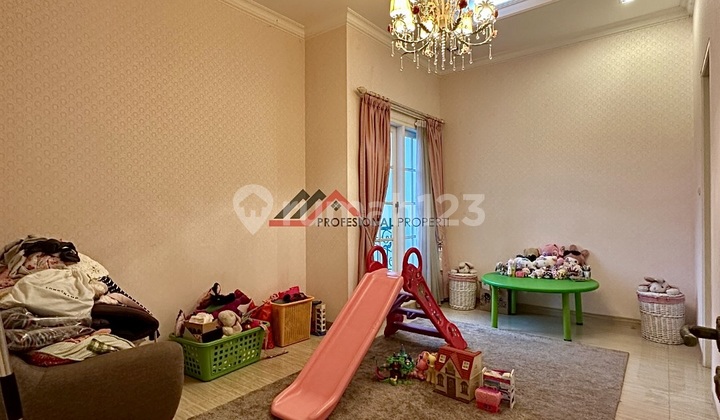 Rumah Siap Huni Dalam Komplek Besar Design American Classic  2