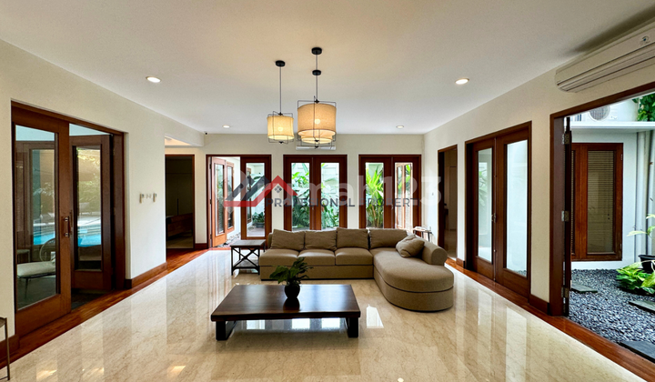 Rumah Bergaya Resort Modern Tropis Di Cilandak Jakarta Selatan 2