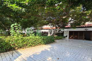 Rumah Lama Hitung Tanah Lokasi Selangkah ke Scbd Jakarta Selatan