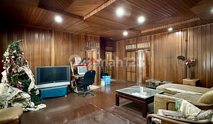 Classic Move-In Ready House Near Tb Simatupang Toll Road, South Jakarta 2