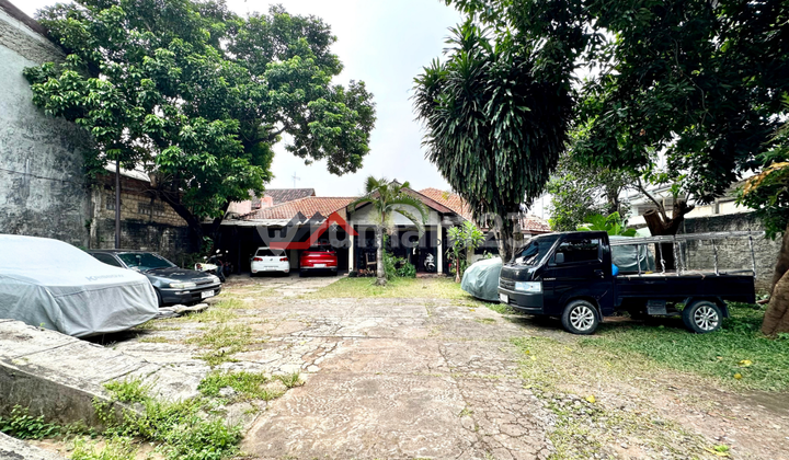 Rumah Lama Hitung Tanah Area Komersil di Cawang, Jakarta Timur Rumah Lama Hitung Tanah Area Komersil di Cawang, Jakarta Timur