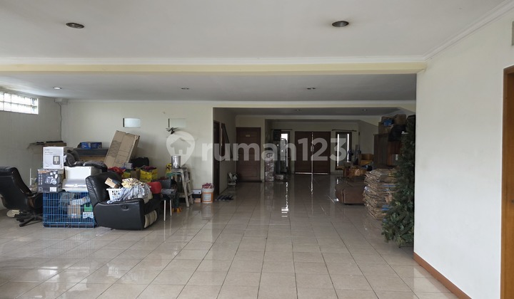 For Sale: Mainroad Shophouse on Jl Lengkong Besar, Bandung 2