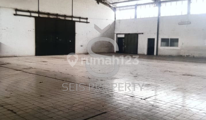 Warehouse for Sale, Ready to Use, Clean, in Cibolerang, Bandung City.