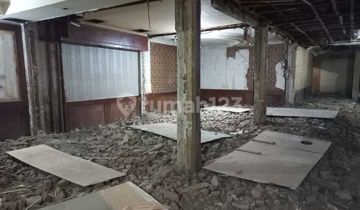 For Sale: Shop House with Land Calculation on Main Road Sudirman, Bandung For Sale: Shop House with Land Calculation on Main Road Sudirman, Bandung