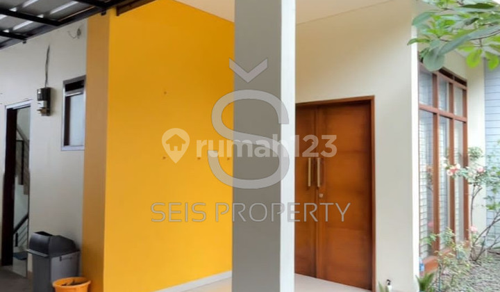 For Rent, Ready-to-Occupy House, Main Road Cipaku, Bandung City