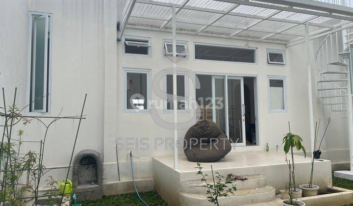 Rumah Villa Putih Mediterranean Style Di Lembang Bdg Barat 1