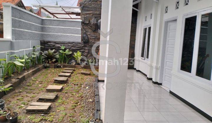 Dijual Rumah Elegan Dan Bagus Di Komplek Sariwangi Kbb 1