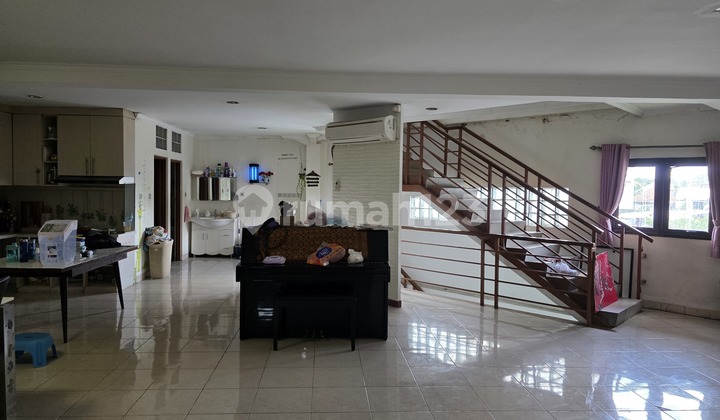 For Sale: Mainroad Shophouse on Jl Lengkong Besar, Bandung 1