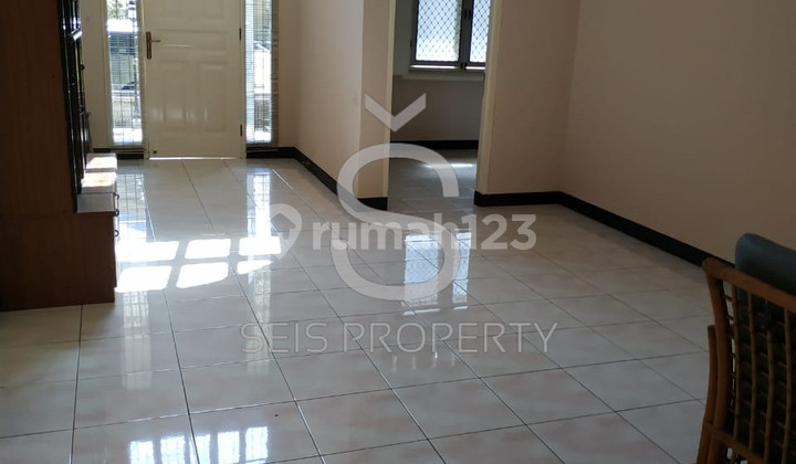 DISEWAKAN RUMAH 2 LANTAI SEMI FURNISH DI KOMPLEK MEKARWANGI BDG 2