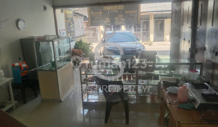 For Rent: Main Road Haji Gofur Shop House, West Bandung Regency.