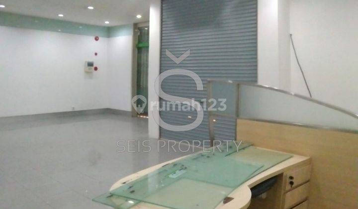 DISEWAKAN TEMPAT USAHA (EX BANK) POSISI MAINROAD STRATEGIS KOTA BANDUNG 1