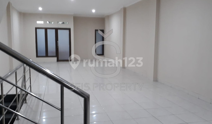 FOR RENT: 4-STORY READY-TO-USE SHOPHOUSE IN CIJERAH, BANDUNG CITY FOR RENT: 4-STORY READY-TO-USE SHOPHOUSE IN CIJERAH, BANDUNG CITY