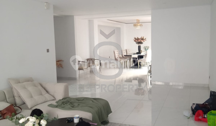 Dijual Rumah Dilengkapi Kolam Renang di Setiabudi Regency Bandung