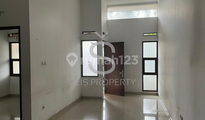 Dijual Rumah Siap Huni di Sadang Sayap Taman Kopo Indah Bandung