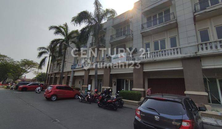 Ruko Grand Taruma 3  Lantai  Jl. Dharmawangsa  Karawang  2
