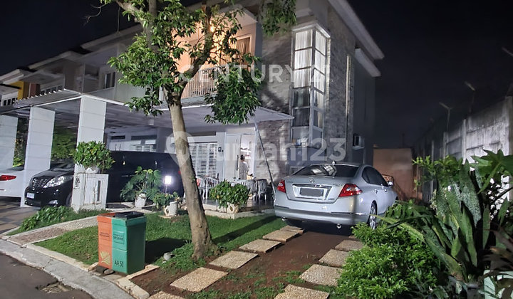 Sumarecon Bekasi Luxury Real Estate House Hook Position Fully Furnished