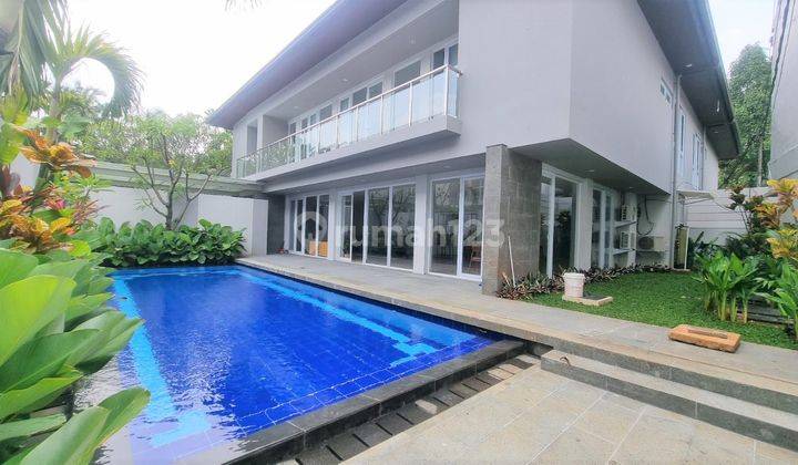 New Modern House Of 4 To 5 Bedrooms Located In A Compound In Cilandak, Jakarta Selatan 1